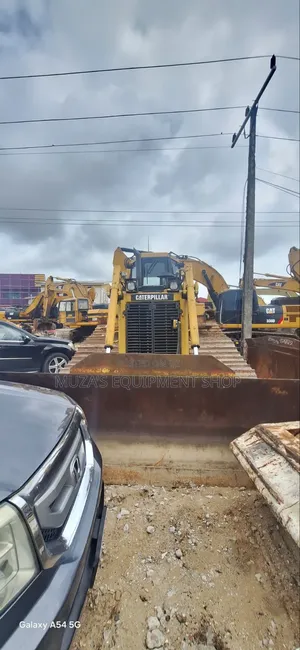 Caterpillar Bulldozer D6R LGP for Sale. Price: 230 Million