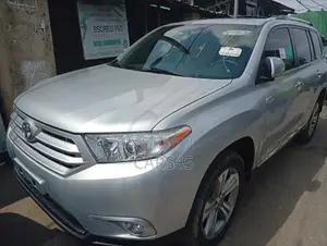 Toyota Highlander 2012 Beige