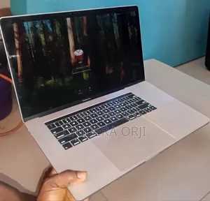 Laptop Apple MacBook Pro 2018 16GB Intel Core i7 SSD 512GB