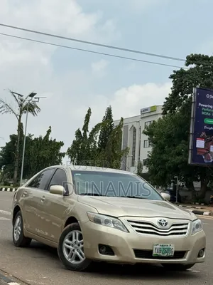 Toyota Camry 2008 Gold