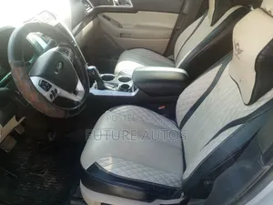 Ford Explorer 2012 Silver