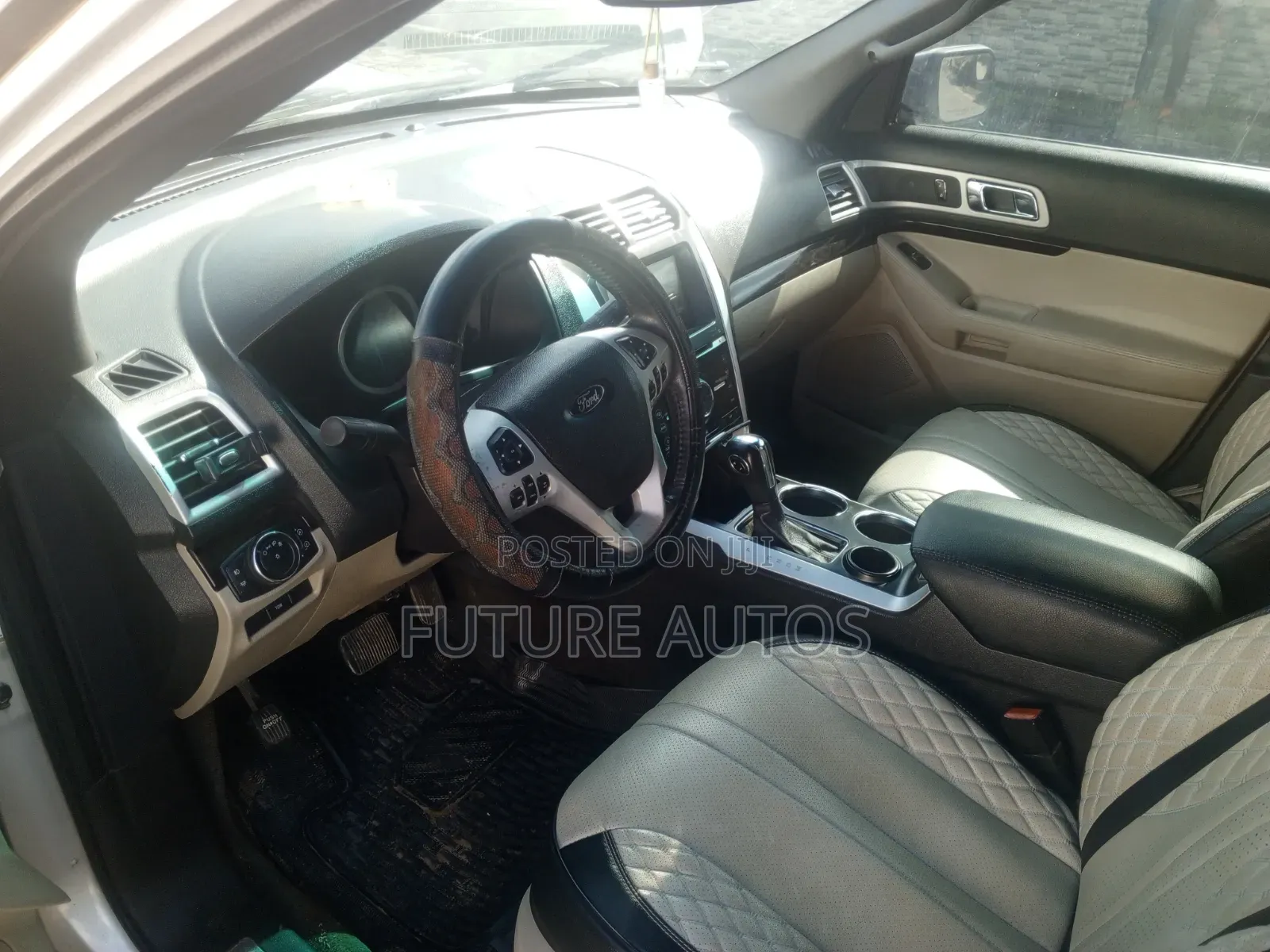 Ford Explorer 2012 Silver