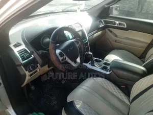 Ford Explorer 2012 Silver