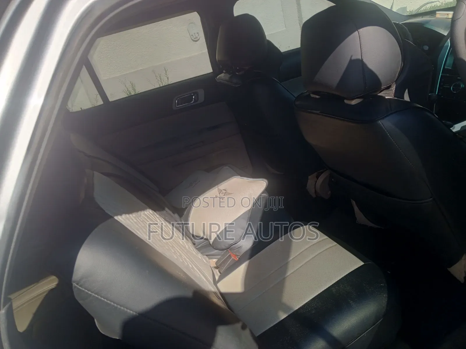 Ford Explorer 2012 Silver