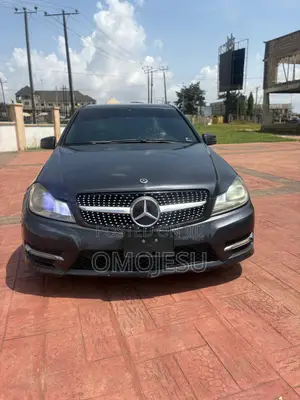 Mercedes-Benz C300 Sport 4Matic Sedan AWD (3.0L 6cyl 7A) 2012 Gray