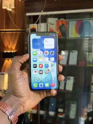 Apple iPhone 11 64 GB Black