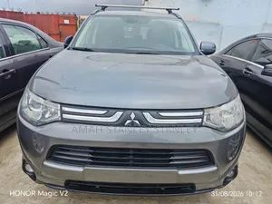 Mitsubishi Outlander GT 4dr SUV AWD (3.0L 6cyl 6A) 2014 Gray