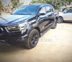 Toyota Hilux Revo Double Cab Petrol 2.7 RWD 2022 Black