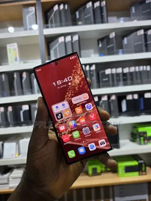 Huawei Mate XT Ultimate Design 1 TB Red