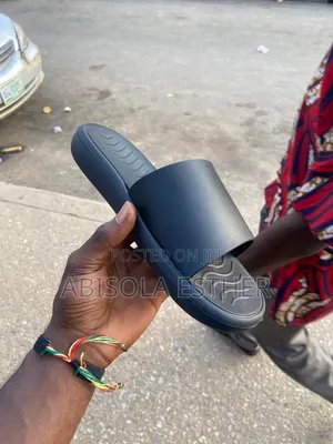 Nike Slides for Men – Comfortable Casual Footwear