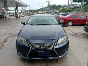 Lexus ES 2014 Blue
