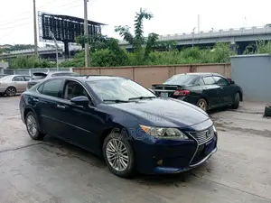 Lexus ES 2014 Blue