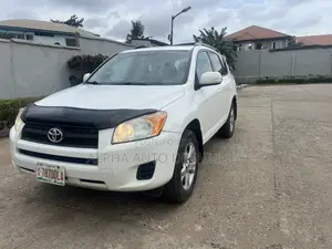 Toyota RAV4 2012 White