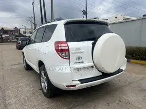 Toyota RAV4 2012 White
