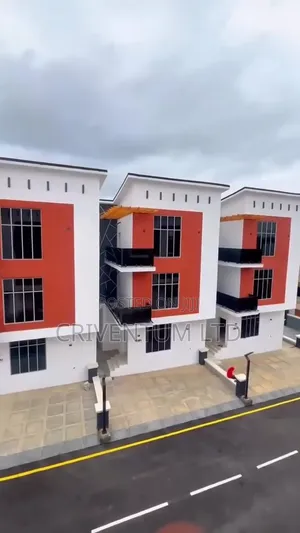 4bdrm Duplex in Utako for sale