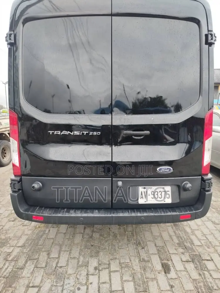 Ford Transit 2017 Black
