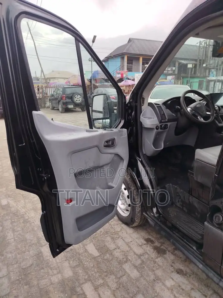 Ford Transit 2017 Black