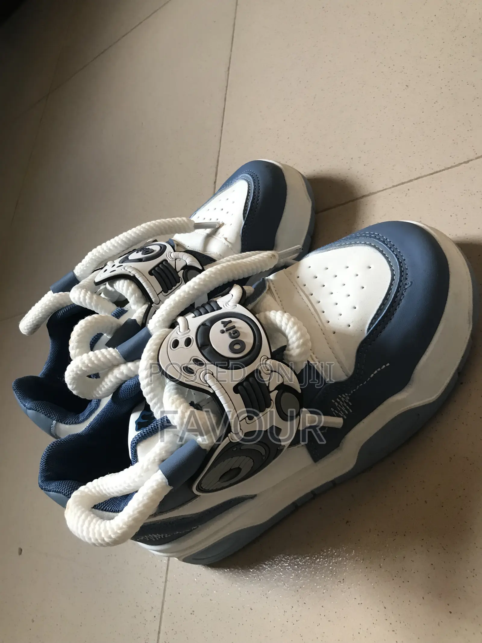 Ogyi Sneakers