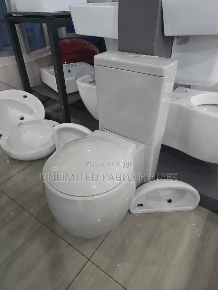 Modern Close Coupled Toilet