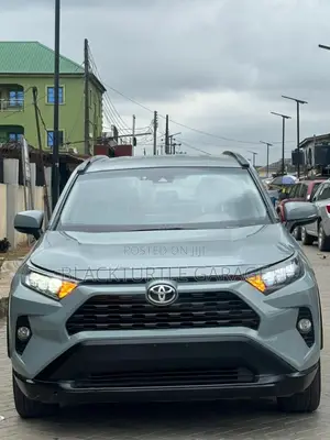 Toyota RAV4 2022 Gray