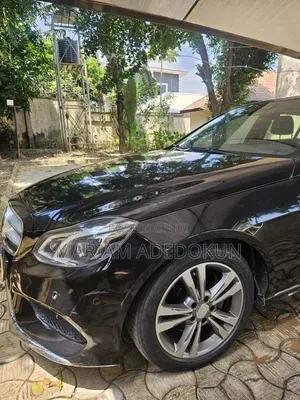 Mercedes-Benz 300E 2014 Black