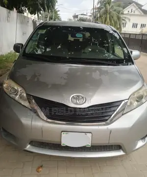 Toyota Sienna LE 7 Passenger 2011 Gray