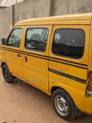 Suzuki Every 2010 Yellow