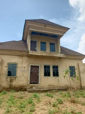 5bdrm Duplex in Pyakasa for sale