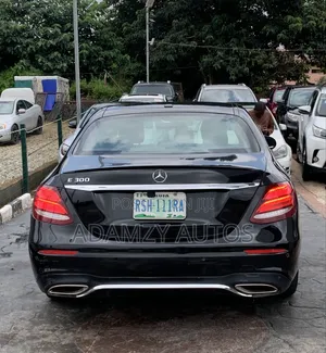 Mercedes-Benz E300 2016 Black