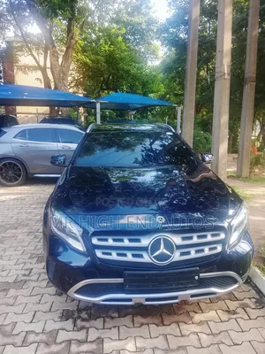 Mercedes-Benz GLA 250 2018 Blue