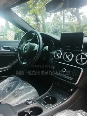 Mercedes-Benz GLA 250 2018 Blue