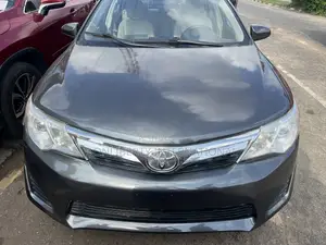 Toyota Camry LE 4dr Sedan (2.5L 4cyl 6A) 2014 Gray