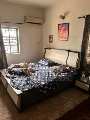 6x6 Bed and Mattress
