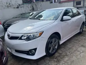 Toyota Camry SE 4dr Sedan (2.5L 4cyl 6A) 2013 White