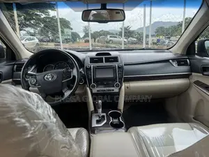 Toyota Camry XLE 4dr Sedan (2.5L 4cyl 6A) 2013 Black