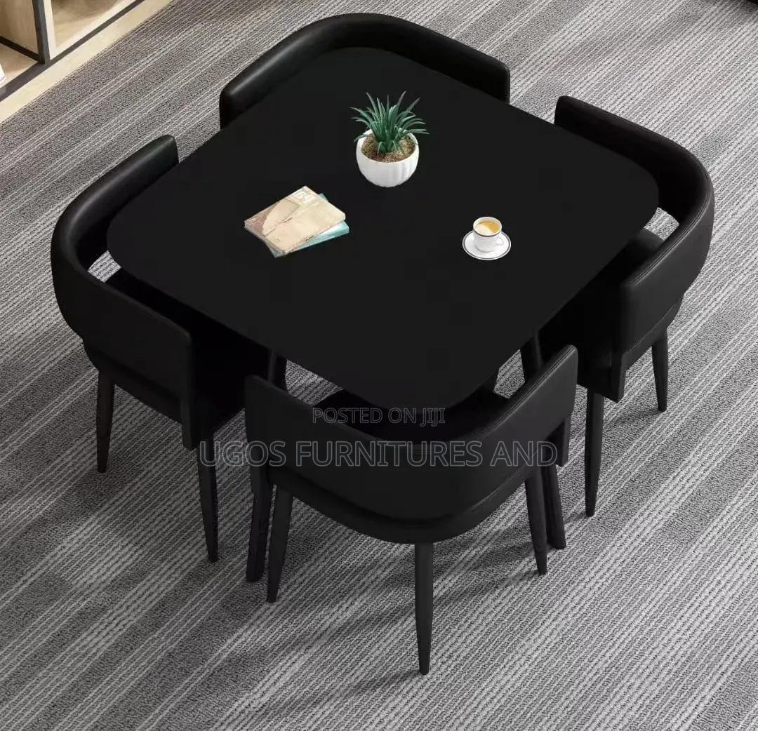 4 Seaters Dinning Table