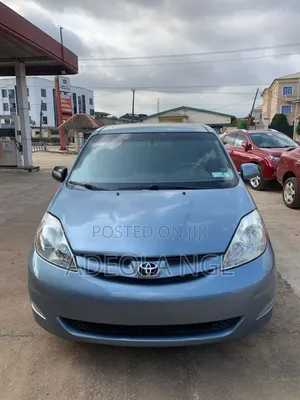 Toyota Sienna 2009 Blue