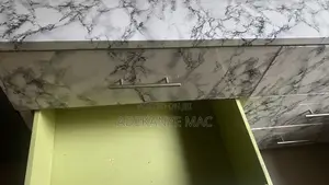6 Face Wardrobe.