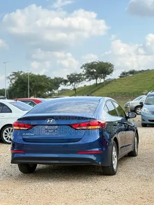 Hyundai Elantra Limited Sedan FWD (2.0L 4cyl 6A) 2017 Blue