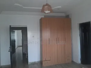 3bdrm Townhouse / Terrace in Dawaki for rent