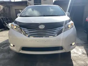 Toyota Sienna Limited 7 Passenger 2010 White