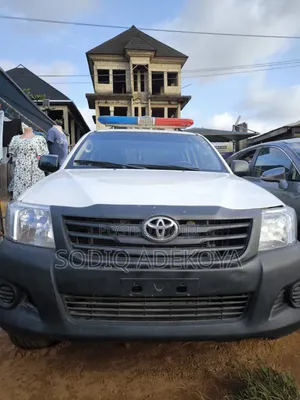Toyota Hilux 2.7 VVT-i 4X4 SRX 2012 White
