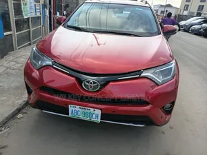 Toyota RAV4 2014 Red