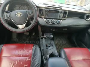 Toyota RAV4 2014 Red