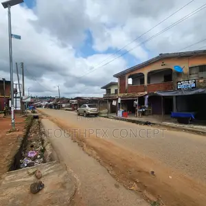 16bdrm House in Agbowo for sale