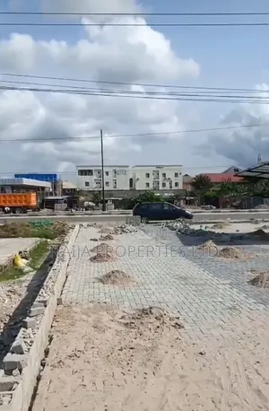A Full Plot of Land Directly on Lekki-Epe Express @ Bogije for Rent