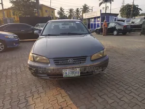 Toyota Camry Automatic 1999 Gray