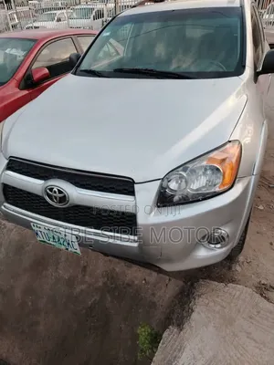 Toyota RAV4 2010 Silver