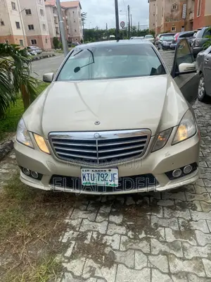 Mercedes-Benz E350 Base 4dr Sedan RWD (3.5L 6cyl 7A) 2011 Gold