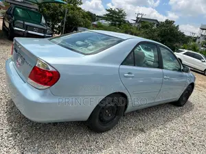 Toyota Camry LE 4dr Sedan (2.4L 4cyl 5A) 2006 Blue